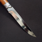 Туристичний ніж з деревянною ручкою